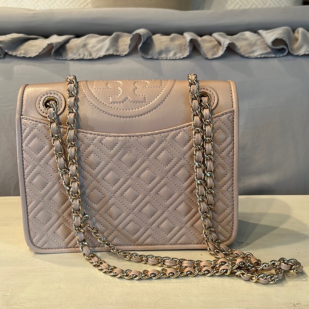 Tory Burch Quilted Shoulder Bag in Light Pink with Gold Chain